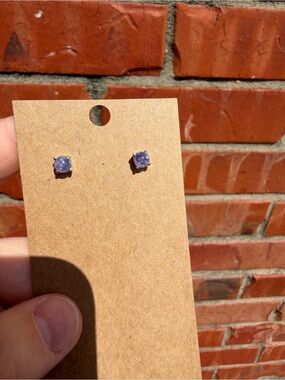 Delicate Lavender Stone Stud Earrings - Women Jewelry